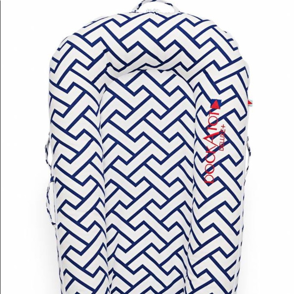 DockATot cover blue and white love links  pattern